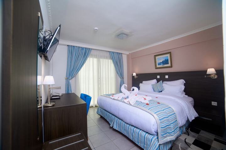 Room 14 of 50