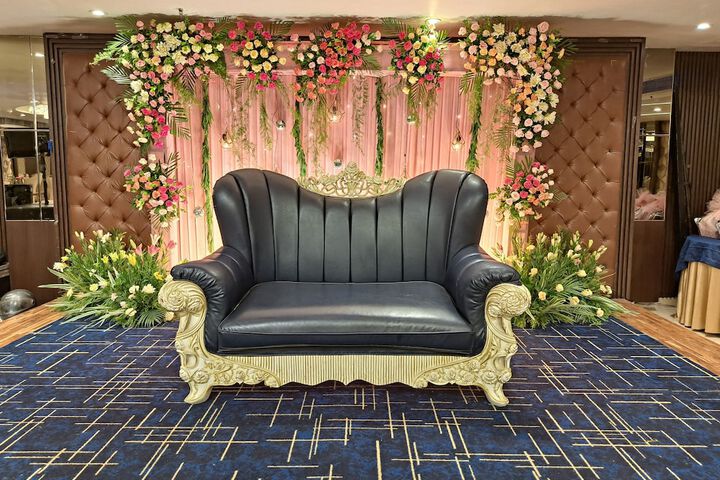Ballroom/Hall 55 of 82