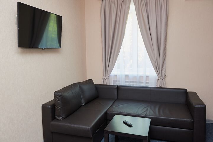 Room 2 of 53