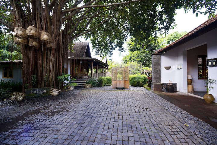 Interior entrance