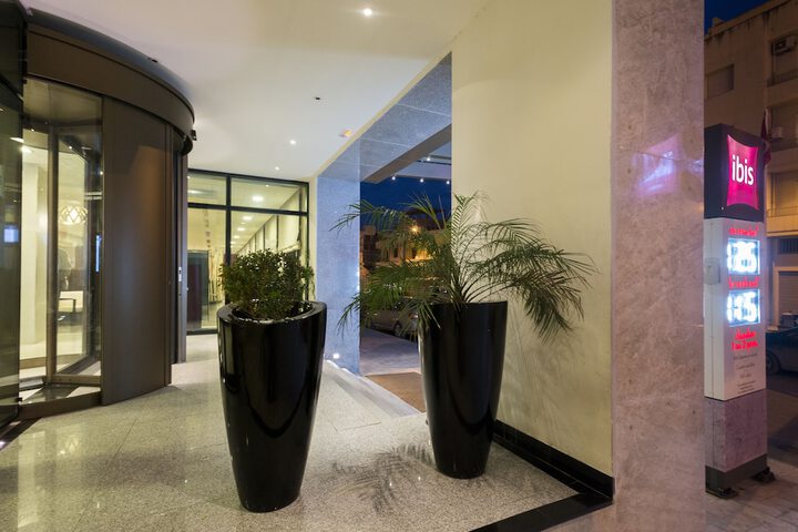 Hotel 2 of 101