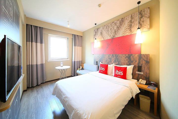 Room 42 of 72
