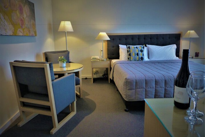 Room 33 of 87