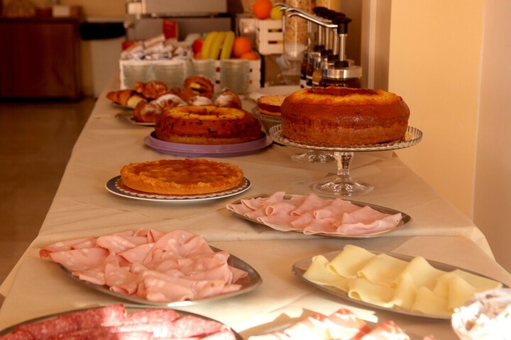 Breakfast/Coffee Service 15 of 17