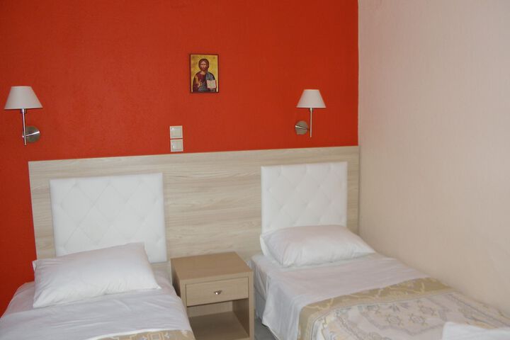 Room 15 of 32