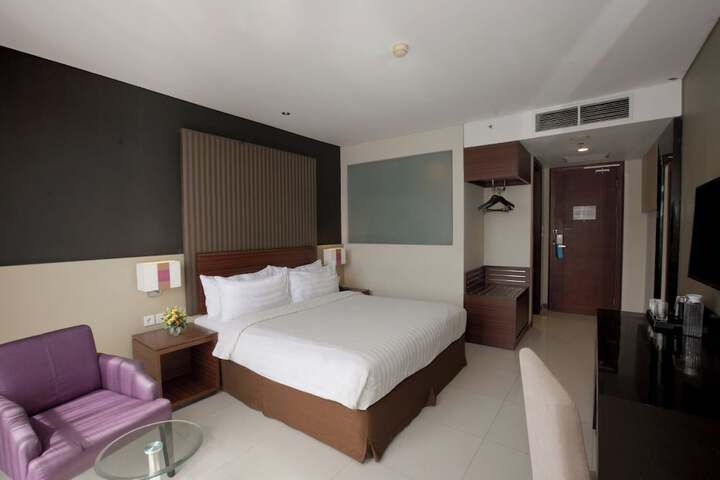 Room 9 of 60