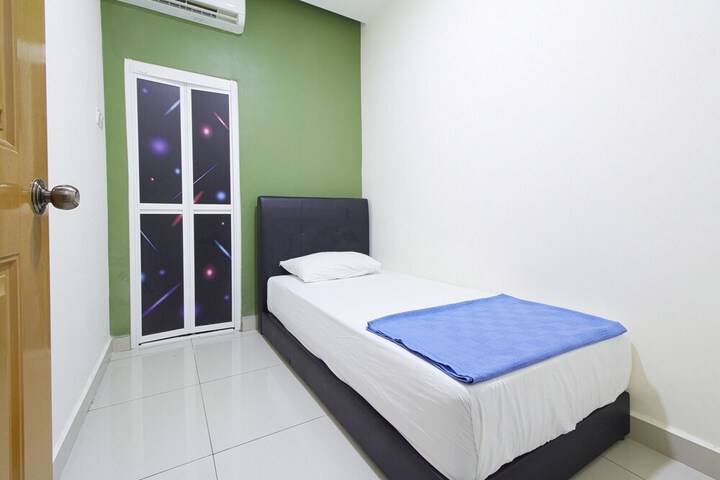 Room 18 of 68