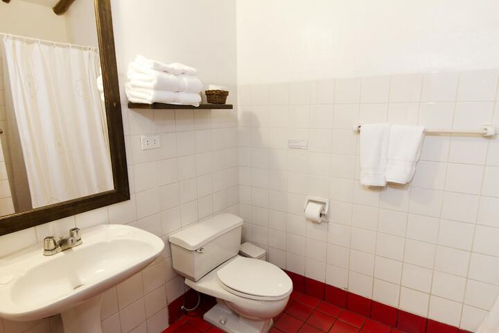 Room 52 of 175