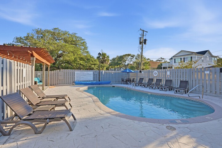 Pool 40 of 67