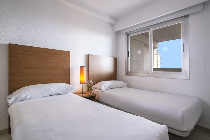 Room 10 of 51