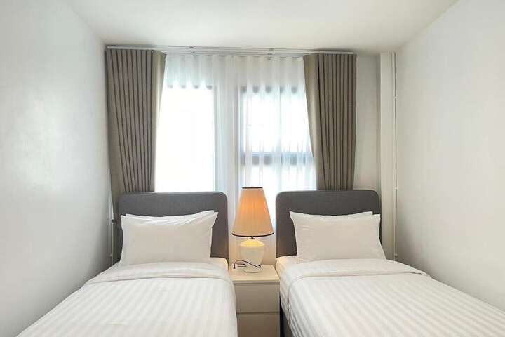 Room 13 of 84