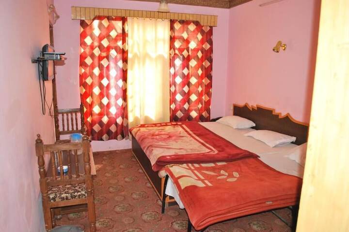 Room 6 of 61