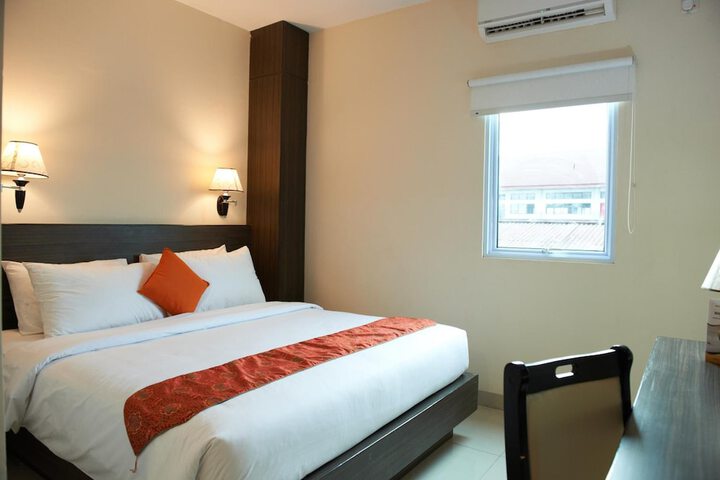 Room 16 of 64