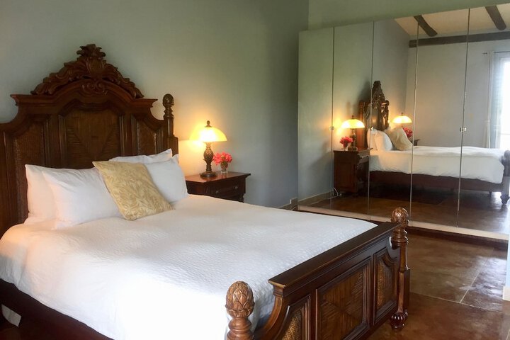 Room 6 of 73