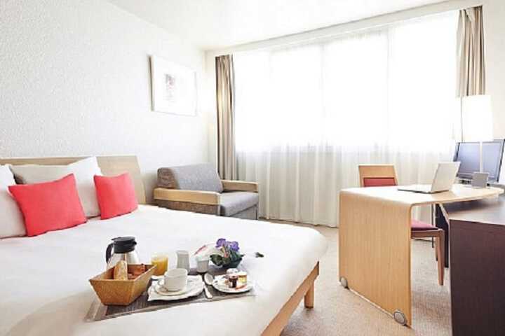 Room 16 of 130