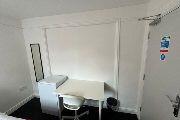 Room 10 of 24