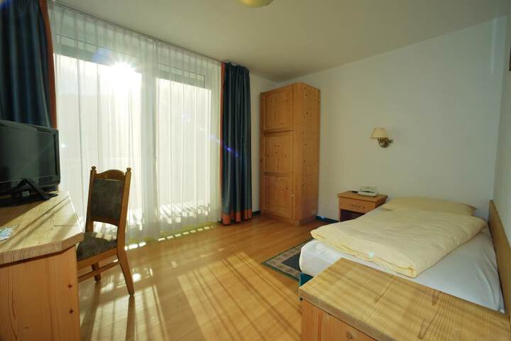 Room 19 of 52