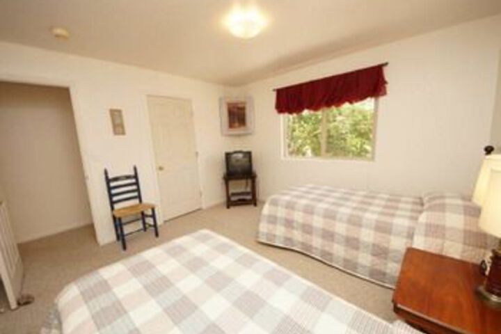 Room 35 of 137