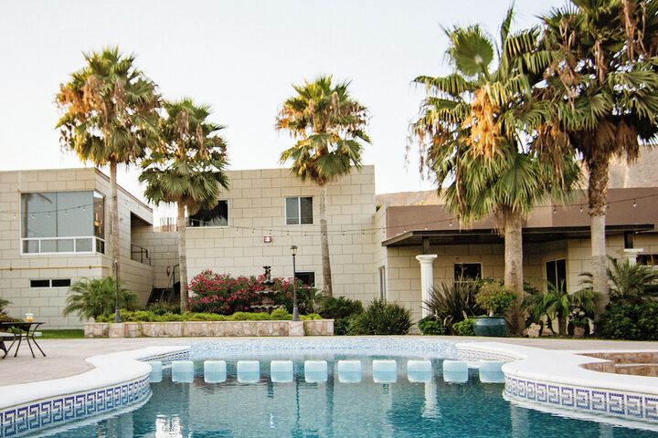 Pool 13 of 28