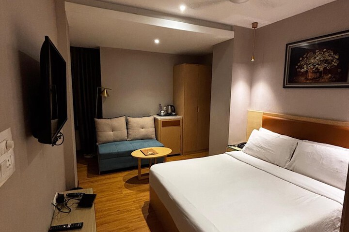 Room 26 of 57