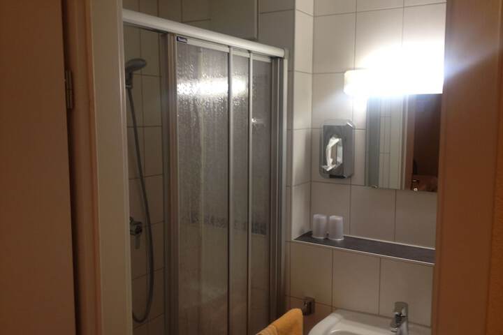 Room 10 of 26