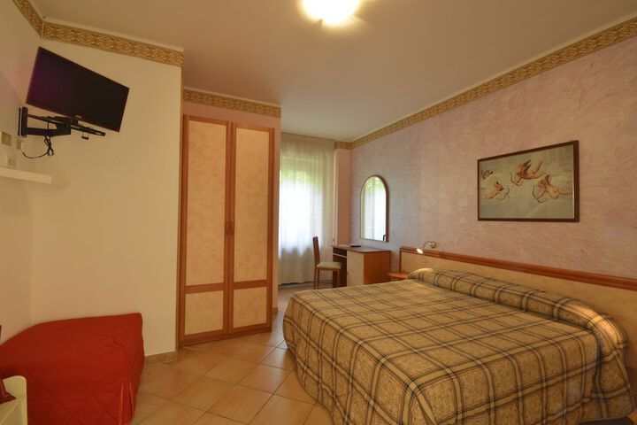 Room 3 of 14