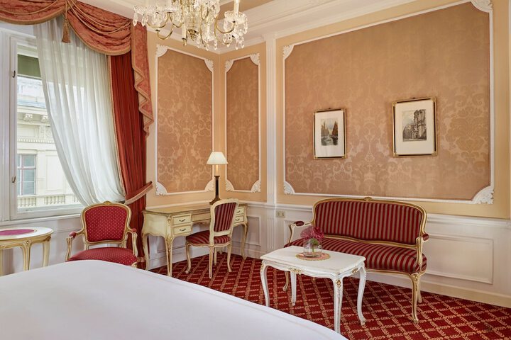Room 43 of 238
