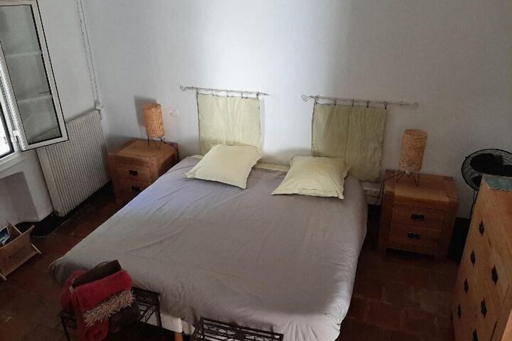 Room 4 of 39