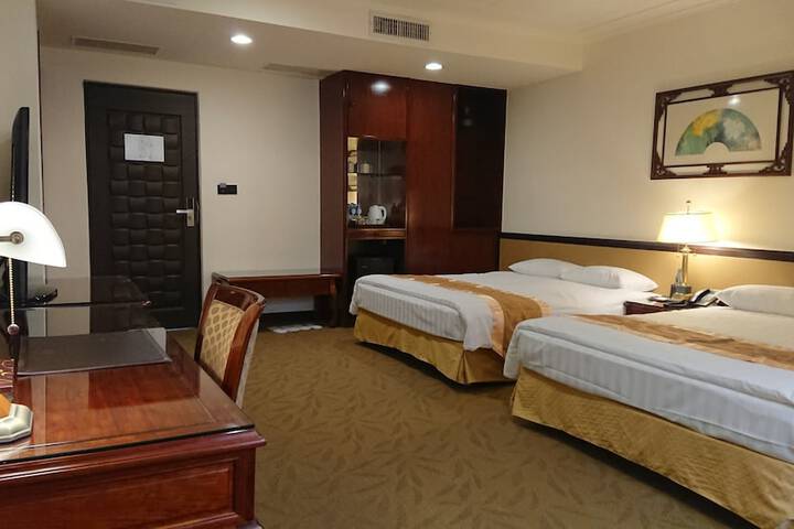 Room 8 of 46