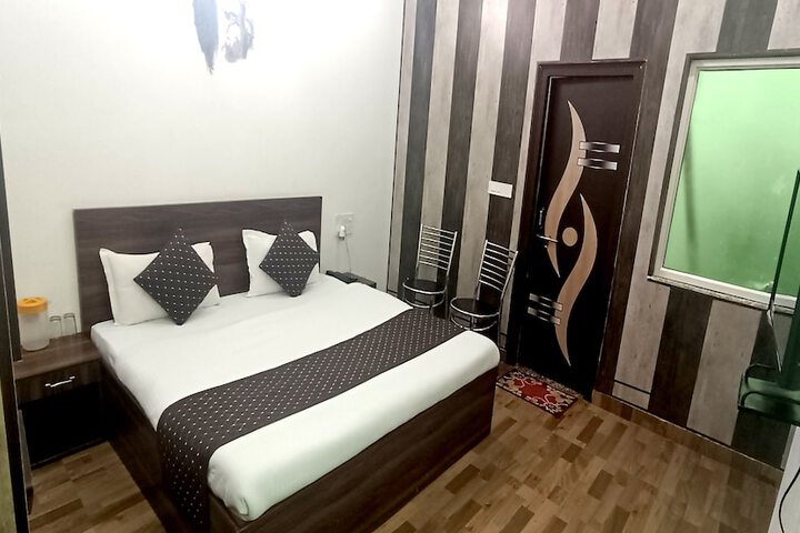 Room 15 of 38