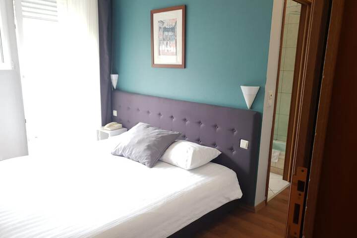 Room 14 of 36