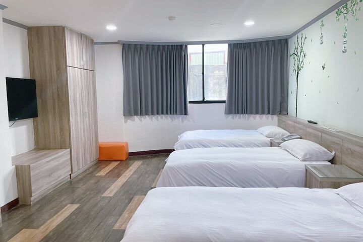 Room 25 of 31