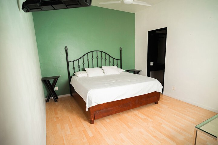 Room 16 of 70