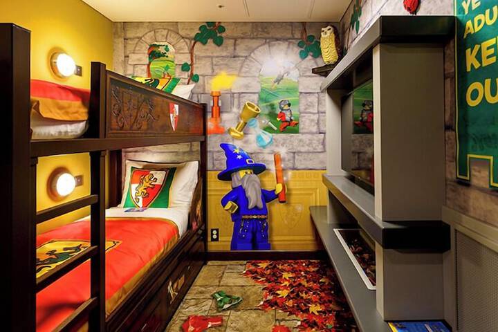 Room 24 of 119