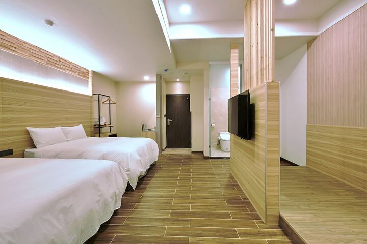 Room 4 of 55