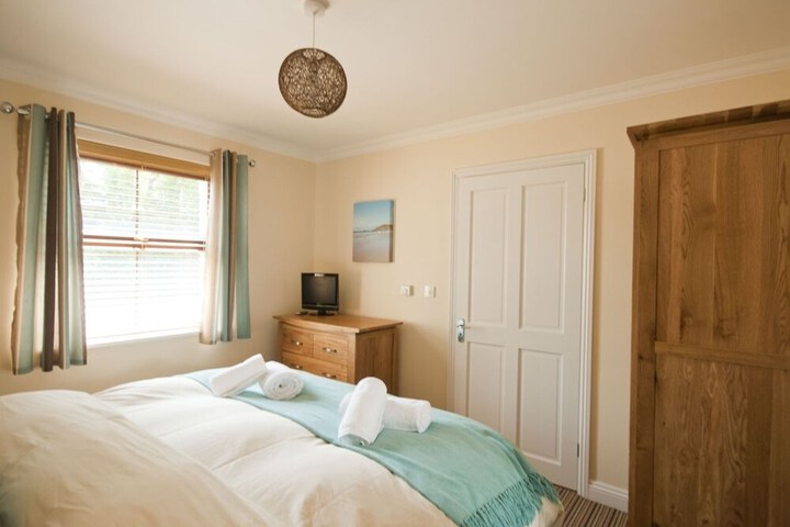 Room 3 of 6