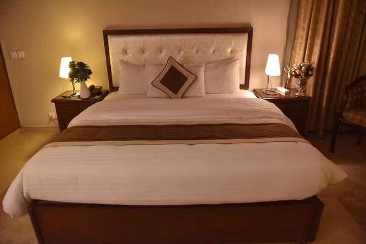 Room 16 of 20
