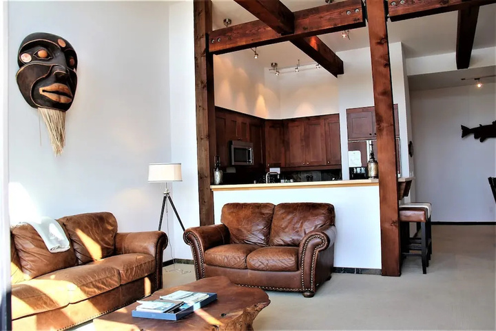 Room 4 of 15