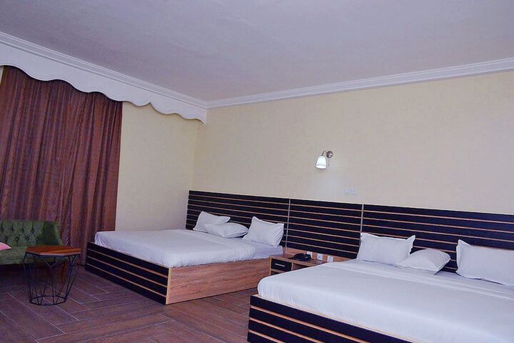 Room 5 of 44