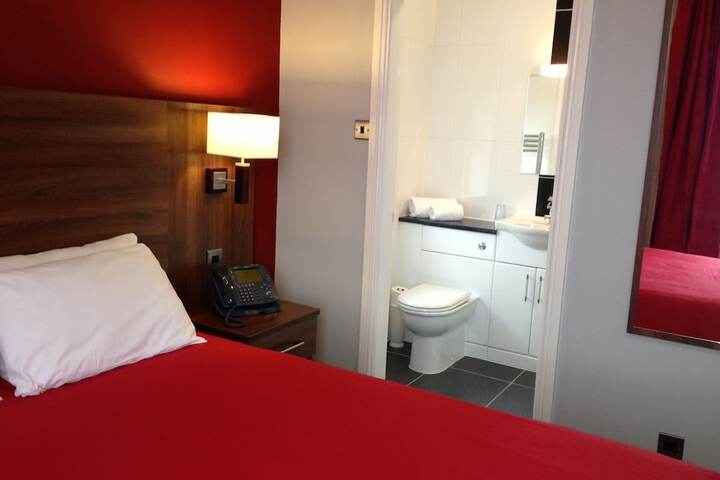Room 4 of 35