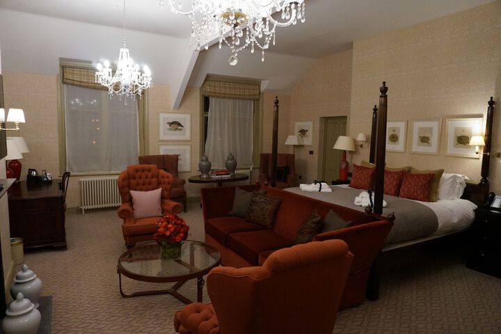 Room 16 of 34