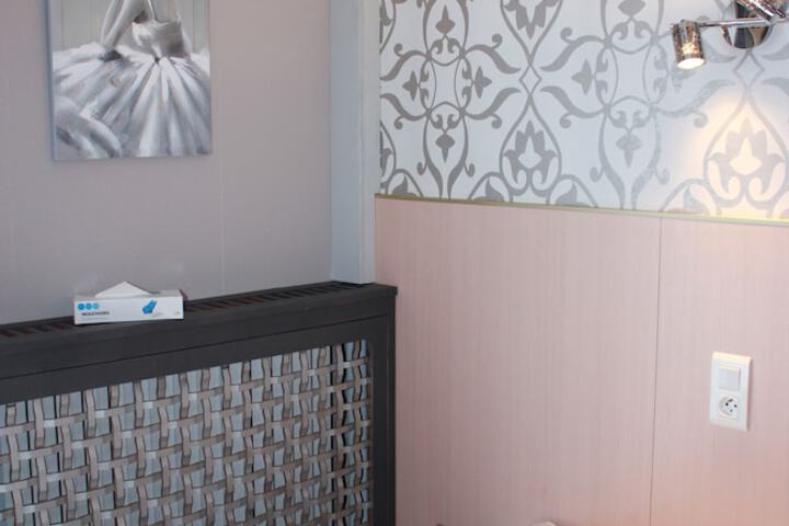 Room 29 of 85