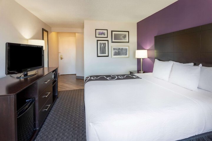 1 King Bed Accessible (3 of 18)