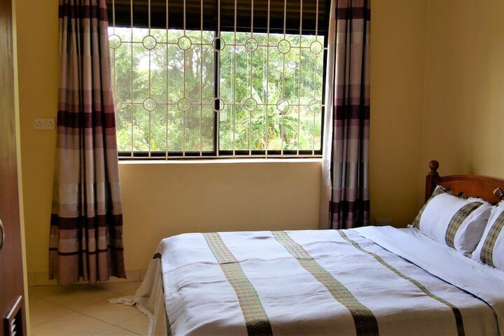 Room 7 of 48