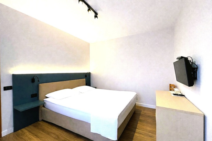 Room 27 of 85