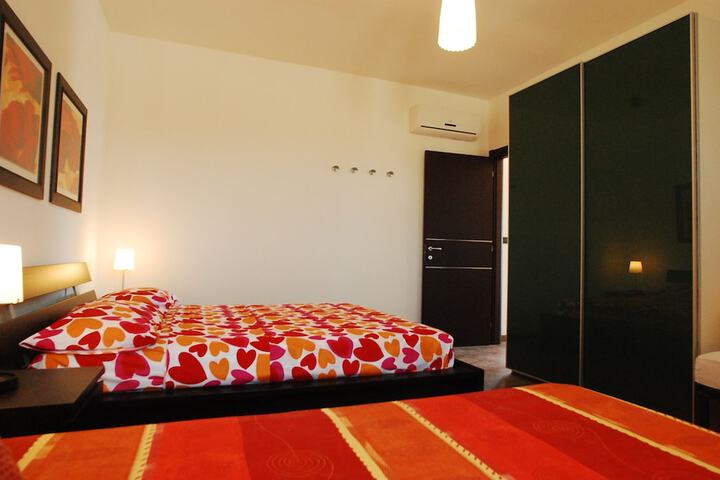Room 12 of 29