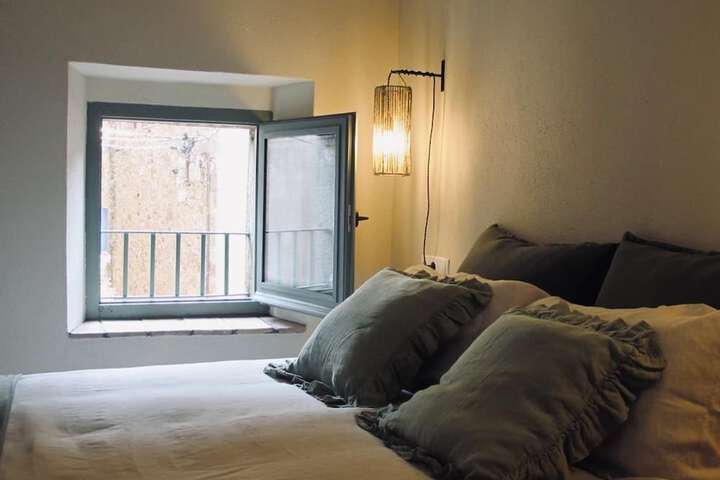 Room 6 of 42