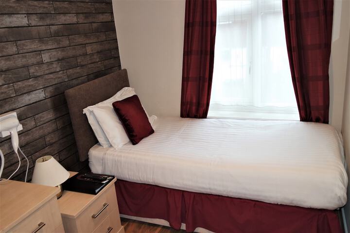Room 96 of 160