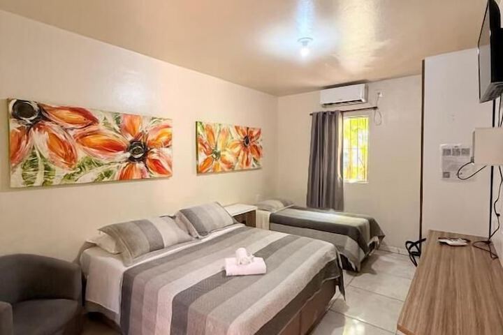 Room 6 of 12
