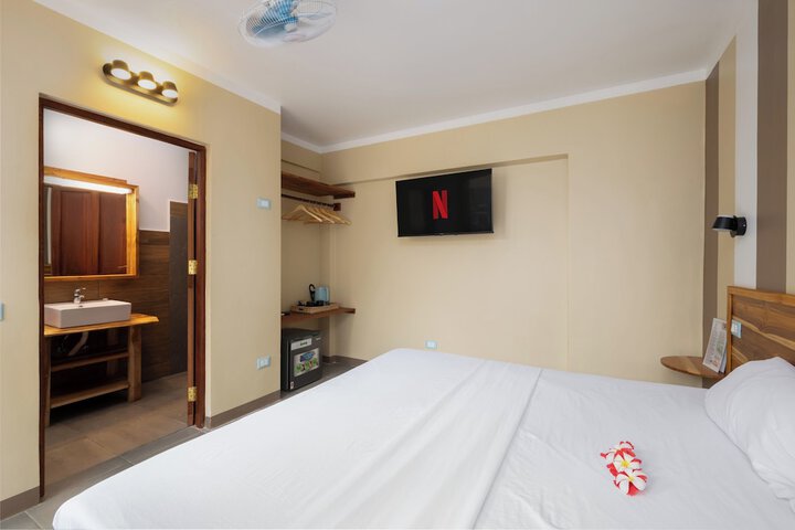 Room 13 of 107